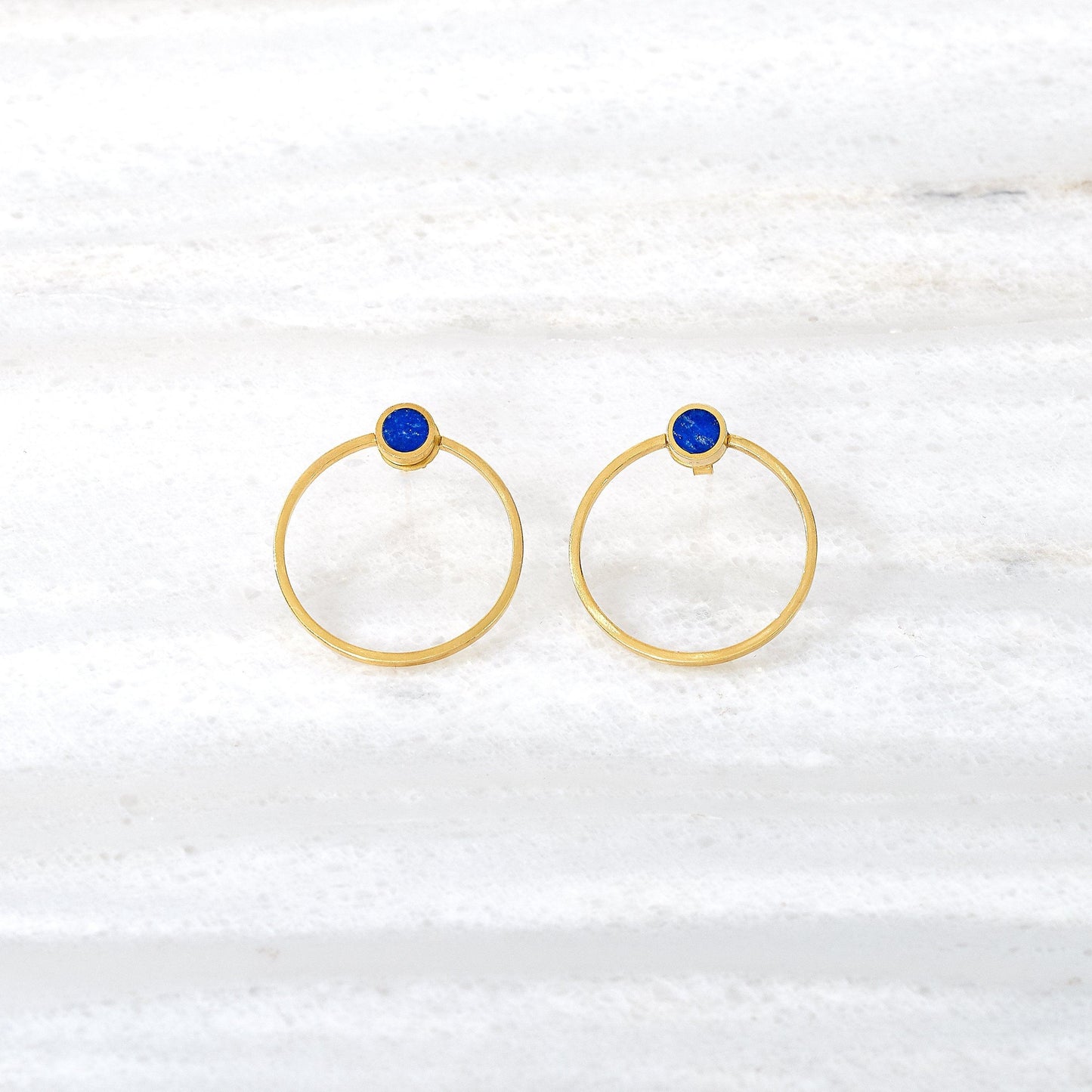 ISHKAR Lapis Lazuli Μικρά καρφωτά σκουλαρίκια Asman σε χρυσό